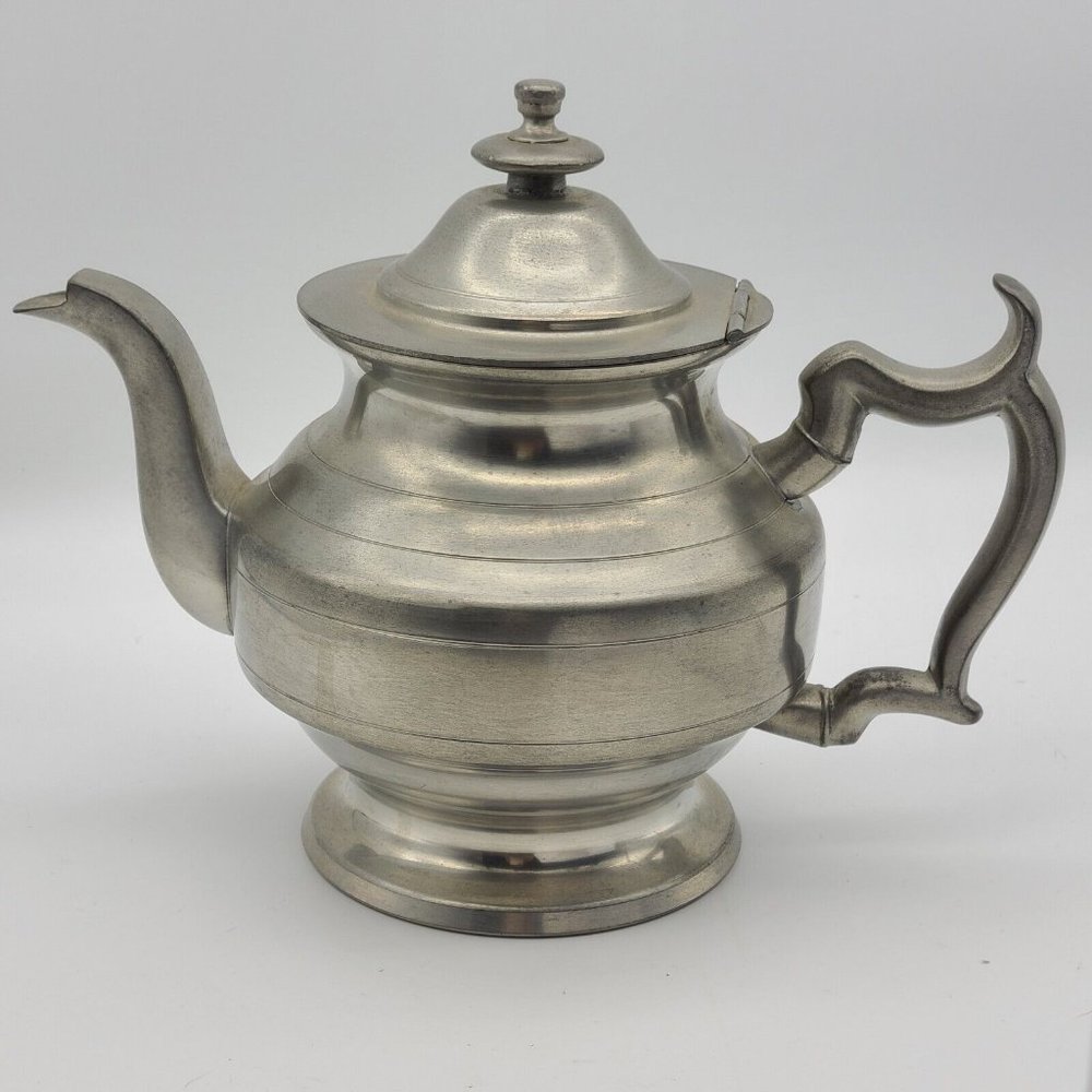 Vintage WOODBURY PEWTERS Pewter Tea Pot Attached lid excellent vintage 7.5" high